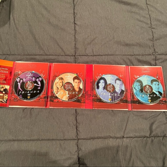 Friends Seasons 1-3 on DVD - Picture 5 of 8